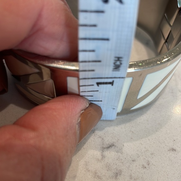 Anne Klein Off White & silver bracelet watch. - Picture 7 of 7